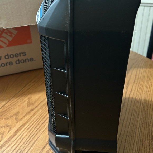 Hot Wheels Car Case Holds 100 Cars NEW
Has pull up handle - Picture 7 of 8